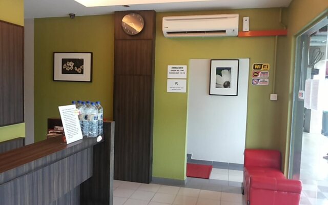 Chomelle Hotel