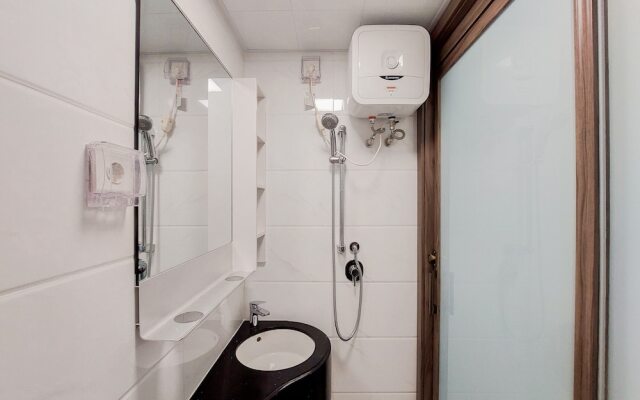 Elegant and Comfortable Studio Apartment at Sky House BSD