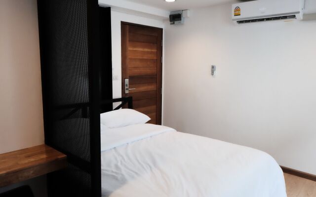 Wayha Hostel Don Mueang Airport