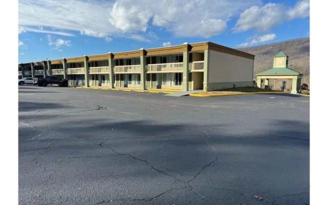 Travelodge by Wyndham Harriman