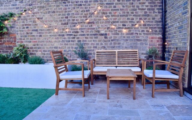 5 Bedroom Family Home in Acton
