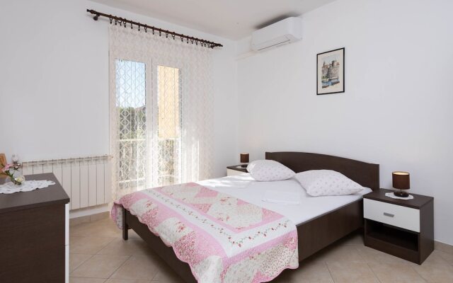 Apartments Jaksa