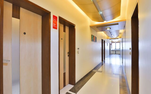OYO 13372 Hotel Laksh Residency