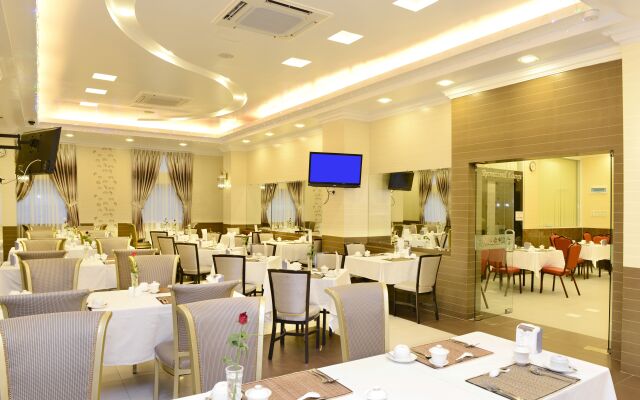 Hotel Grand United Ahlone Branch