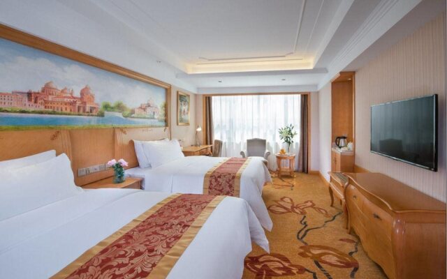 Venus Hotel Gongming Rainbow