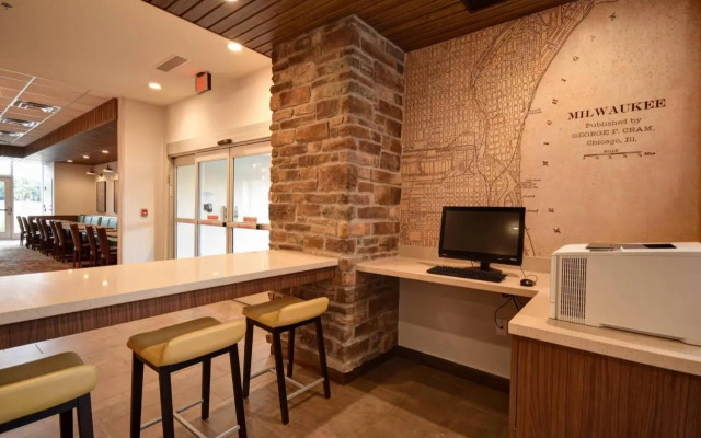 Fairfield Inn & Suites Milwaukee North