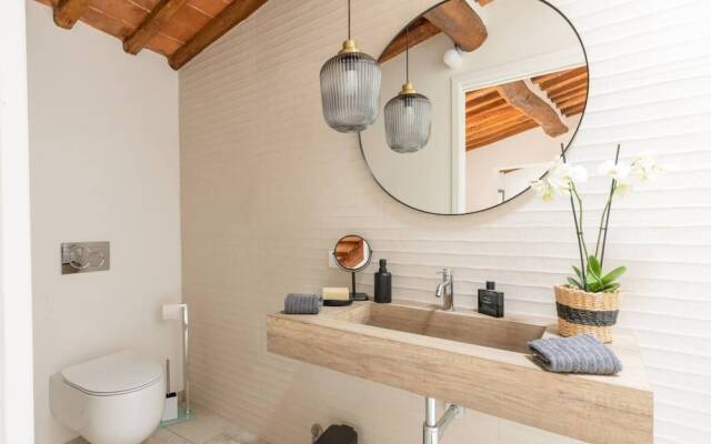 Stylish Luxury Loft Sleeps 4 San Gimignano Tuscany