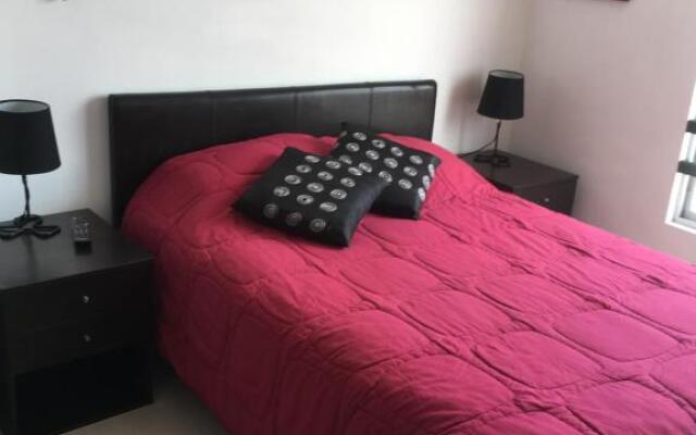 Suites Parque Real