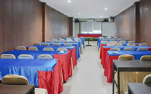 OYO 308 Grand Pacifik Hotel