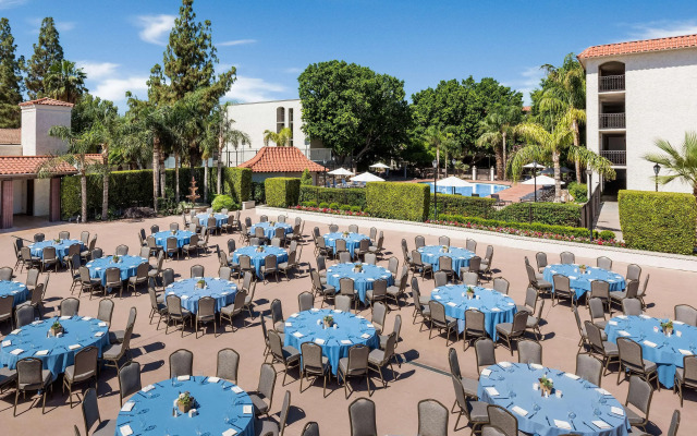 Embassy Suites by Hilton Scottsdale Resort