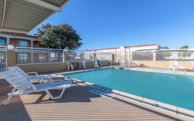 Super 8 by Wyndham Abilene North