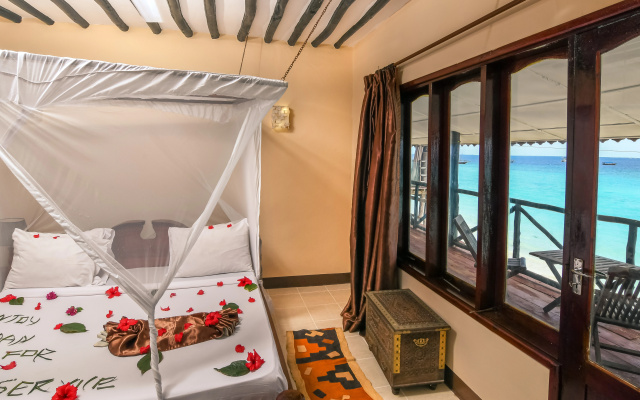 Amaan Beach Bungalows - Image 7