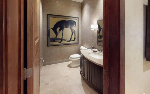 Luxury 3 Bedroom Penthouse at Golden Peak