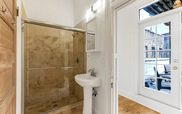 Spacious Condo in the Center of NOLA