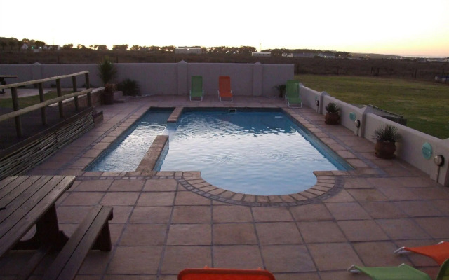 The Wacky Bush Lodge