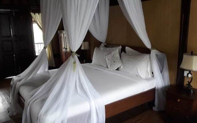 Batur Lakeside Hut