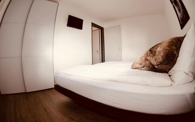 Emelie Zermatt 4****