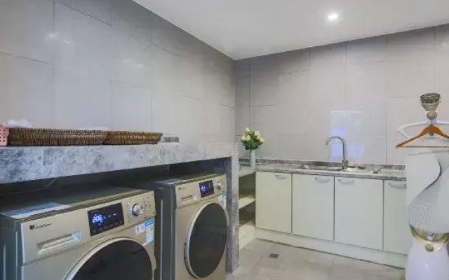 Qingmu Select Hotel (Danjin Road, Dongmen, Danyang)