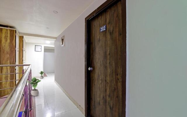 OYO 47110 Hotel Royal Palace