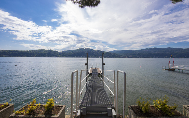 Residenza Ludovica by the lake