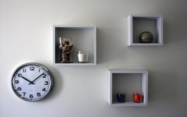 Break Break Apartments