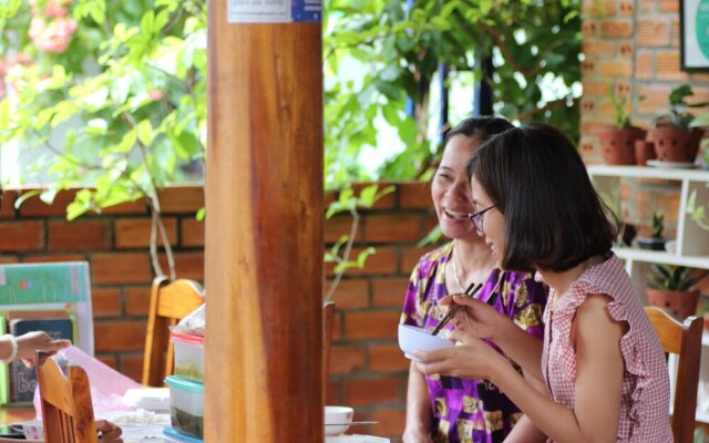 Be Home 3 Hostel and Bungalow