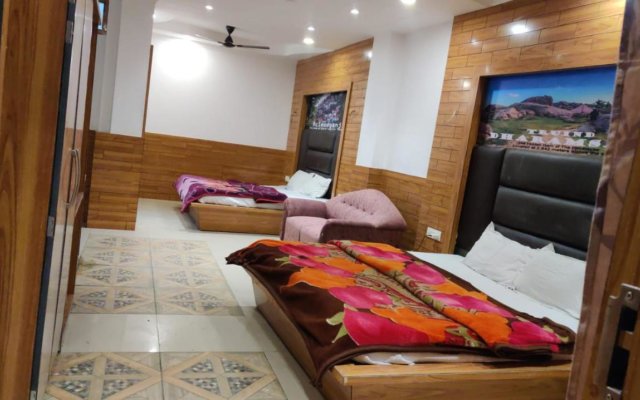 Lord Krishna Boutique Stay