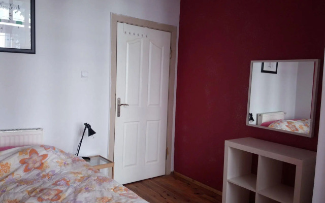 Innjoy Hostel - Adults Only
