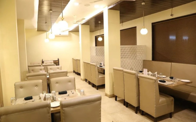 OYO 9953 Hotel Alankar