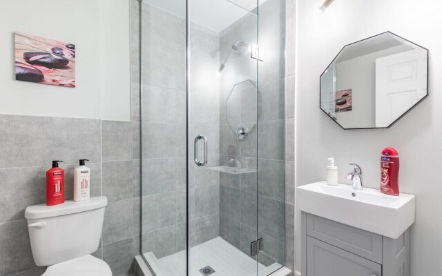 1BR - Boutique Apt With Netflix - Prime Location