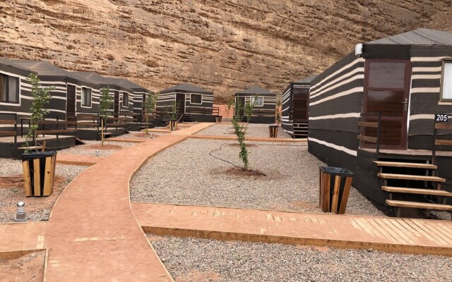 Sharah Luxury Camp