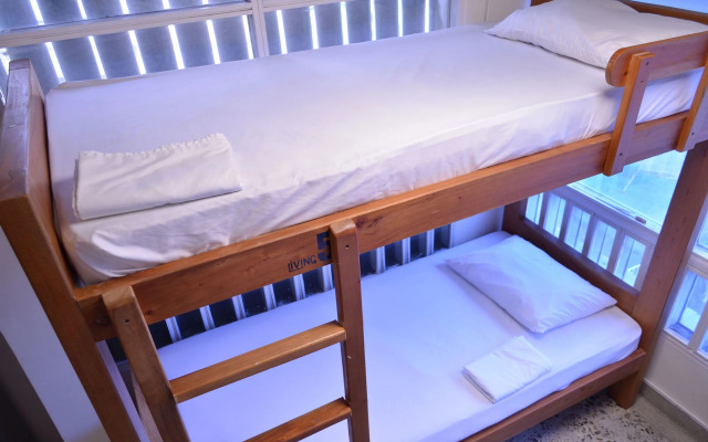 Living Hostal - Hostel