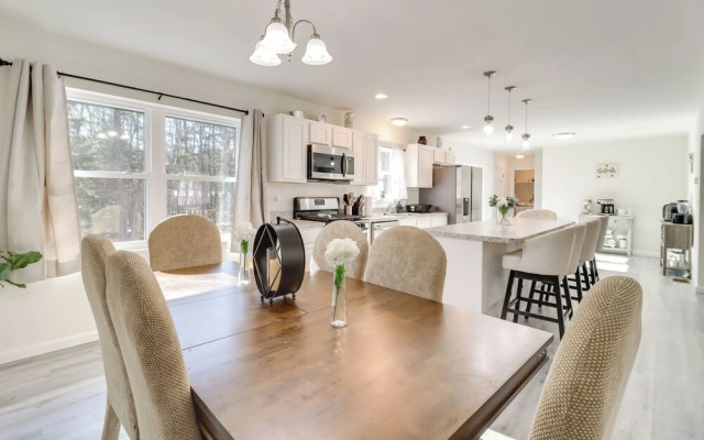 3 Mi to Kalahari: Pocono Summit Home w/ Pool Table