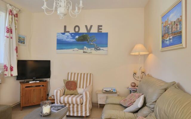 Modern Villa in Gareoult with Private Pool