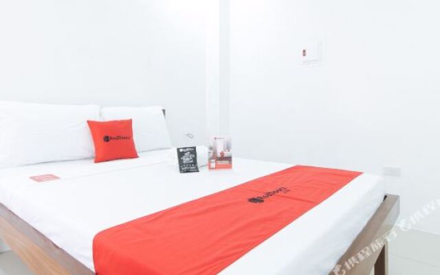 Reddoorz Plus @ D'builders Poblacion - Bgc