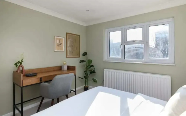 The Kennington Park Retreat - Inviting 2bdr Apartment