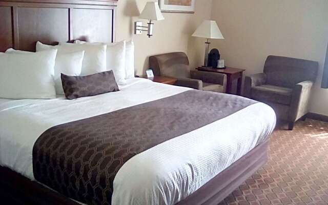 Best Western Plus MidAmerica Hotel