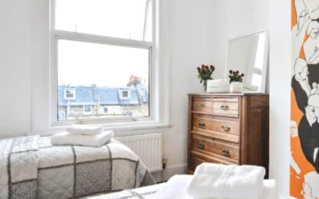 Maida Vale Queens Park Warwick Avenue