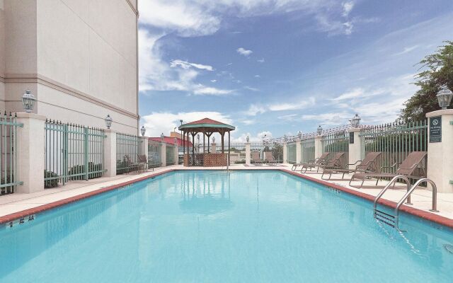 Palacio Royale Inn Signature Katy