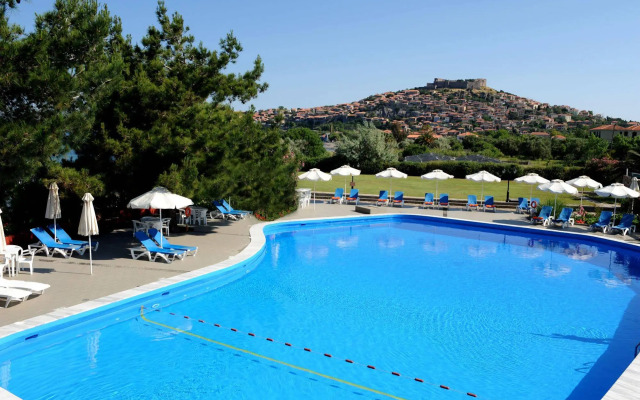 Delfinia Hotel & Bungalows