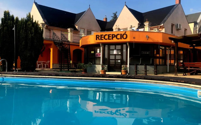 Relax Hotel Hévíznél