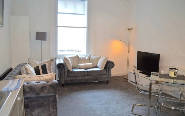 Central 3 Bedroom Flat