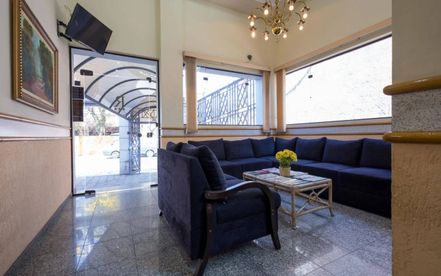 Requint Hotel