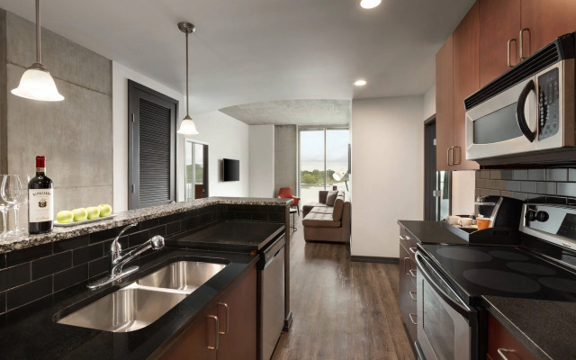 Twelve Midtown, Autograph Collection