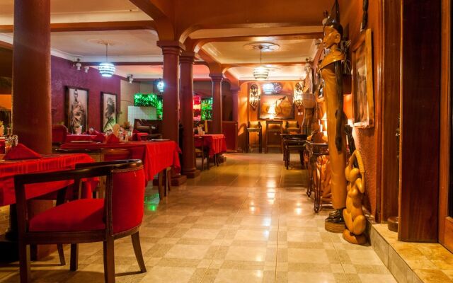 Cari Hotel