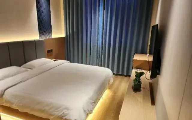 Wanrong Dingsheng Business Hotel