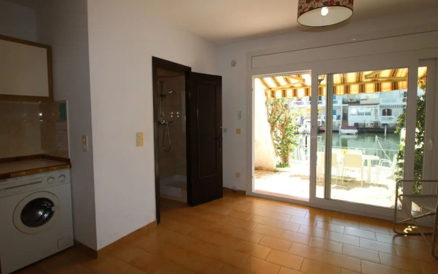 Cozy Holiday Home in Empuriabrava With Terrace and Jetty