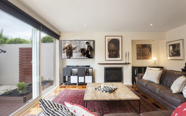 Boutique Stays - Elwood Hideaway
