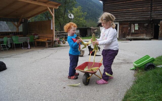 Der Perweinhof