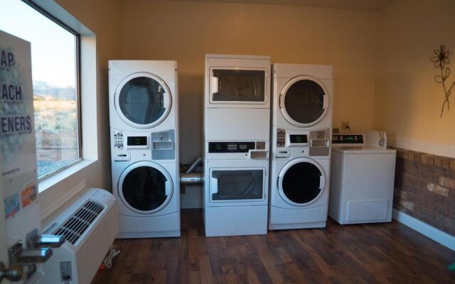 Broken Spur Inn & Steakhouse